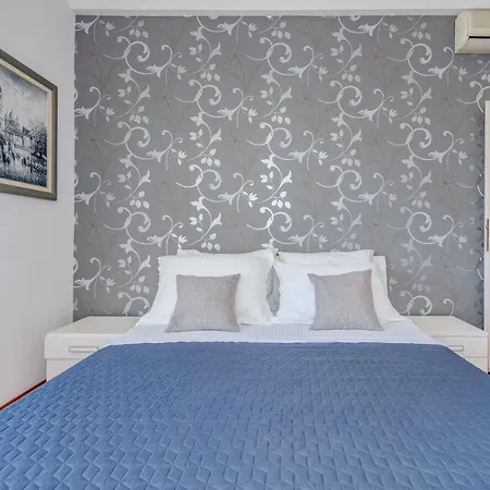 Marmont Apartmán *